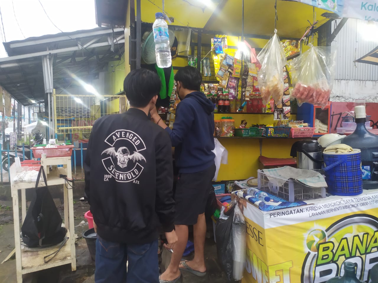 Maling beraksi di warung kelontong di wilayah Ciputat, Tangsel. (ist)