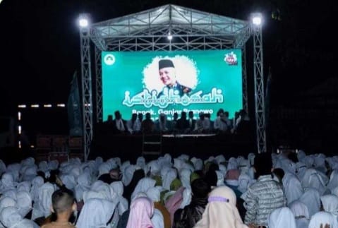 Doa Dan Salawat Ribuan Santri Banten Buat Ganjar Maju Capres 2024 Ribuan santri Banten gelar salawat dan doa buat Ganjar maju Capres 2024. (Ist)