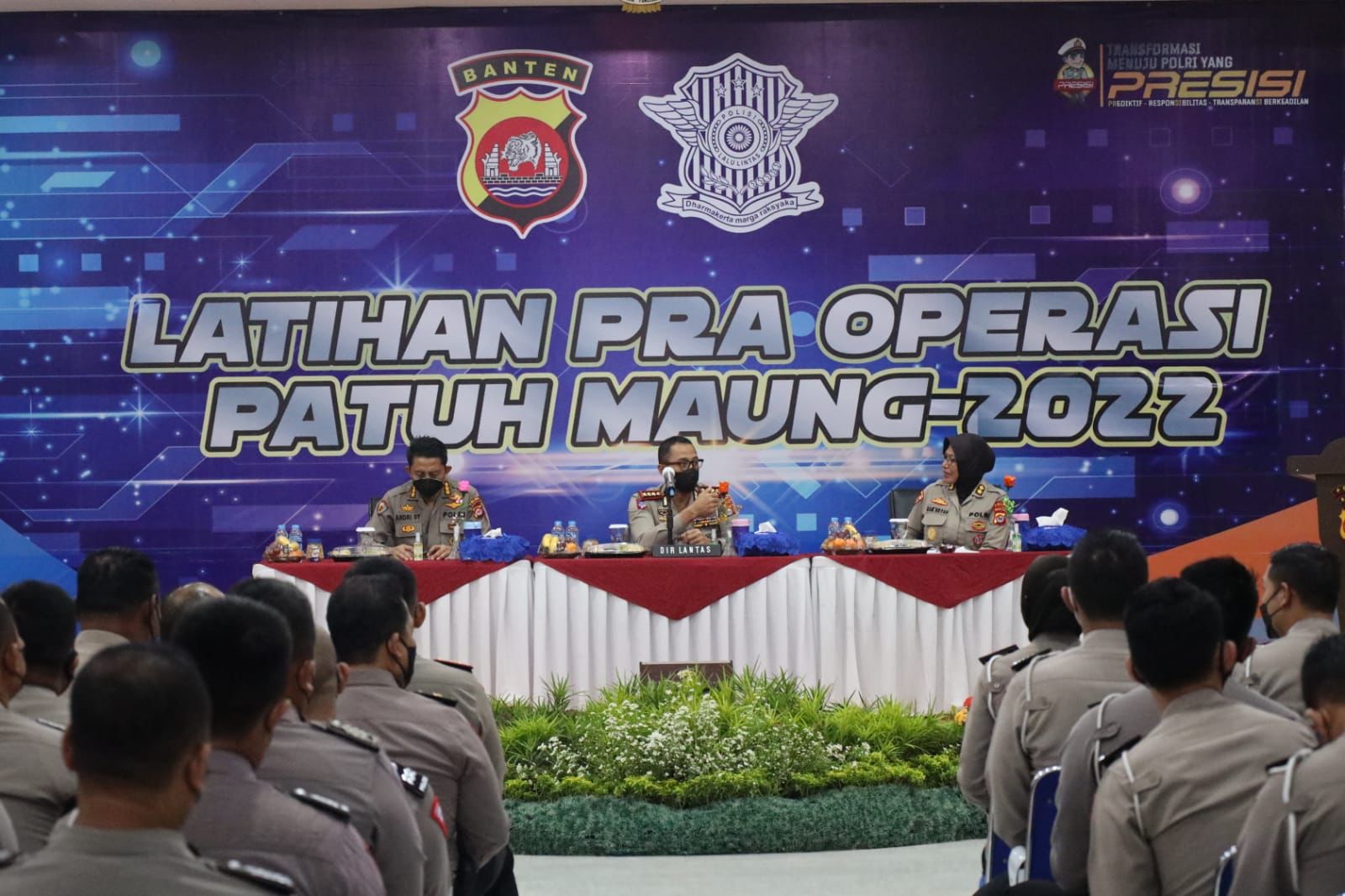 Kapolda Banten membuka latihan pra operasi Patuh Maung 2022. Foto : Humas Polda Banten