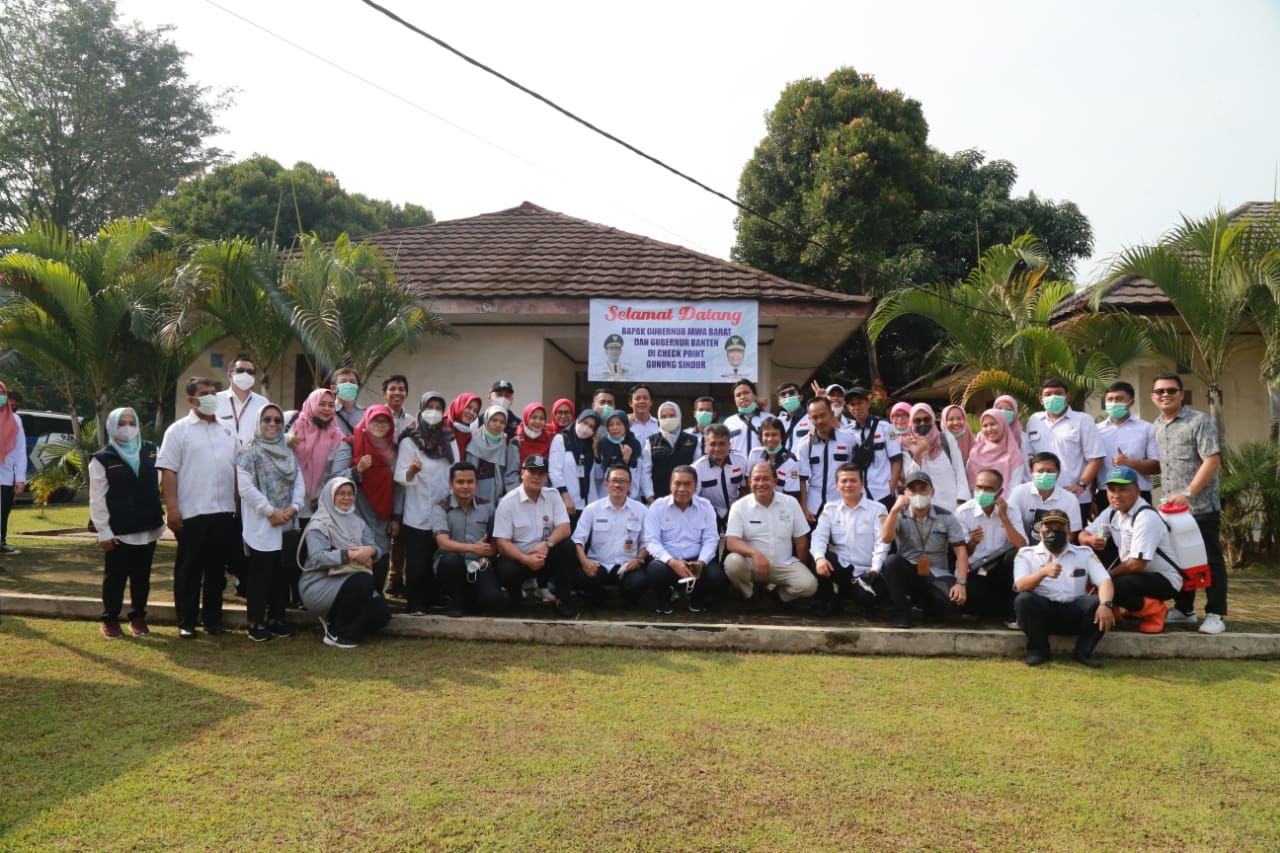 Tim gabungan pengawasan lalu lintas hewan Pemprov Banten dan Pemprov Jabar. Foto : Humas Pemprov Banten
