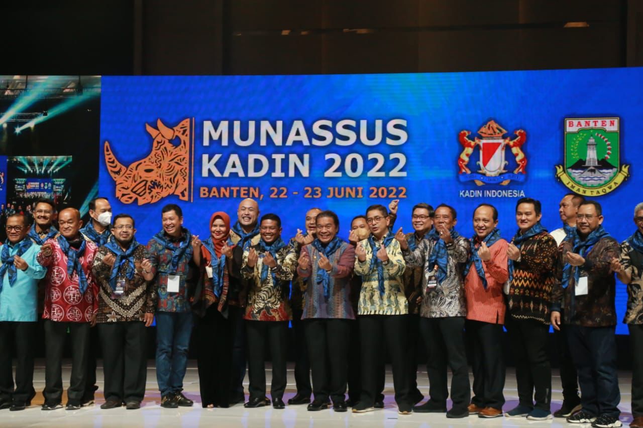 Pj Gubernur Banten Al Muktabar dalam acara Munassus Kadin 2022. (Dok. Humas Pemprov Banten)