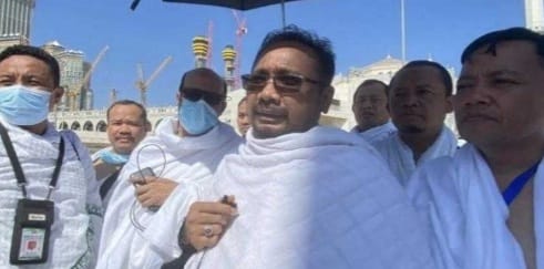 Menag: Dosa Besar, Mempermainkan Orang Yang Mau Beribadah Menteri Agama Yaqut Cholil Qoumas usai menjalankan Umrah di Masjidil Haram pada Senin (4/7/2022). Foto : Istimewa