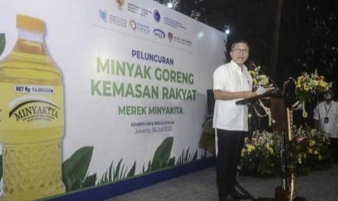 Mendag Zulkifli Hasan pada peluncuran Minyak Goreng Kemasan Rakyat merek Minyakita di Jakarta pada Rabu (6/7/2022). Foto : Istimewa