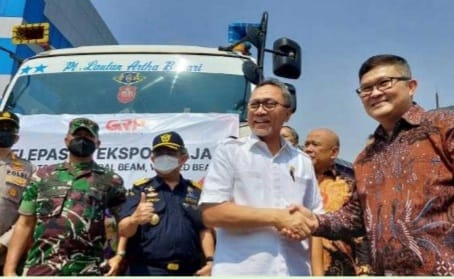 Menteri Perdagangan Zulkifli Hasan melepas ekspor baja ke Selandia Baru. (Ist)