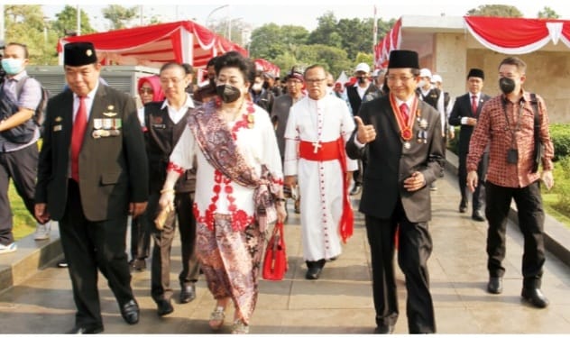 Para Tokoh Lintas Agama menggelar Upacara HUT RI  ke 77 di Masjid Istiqal. (Ist)