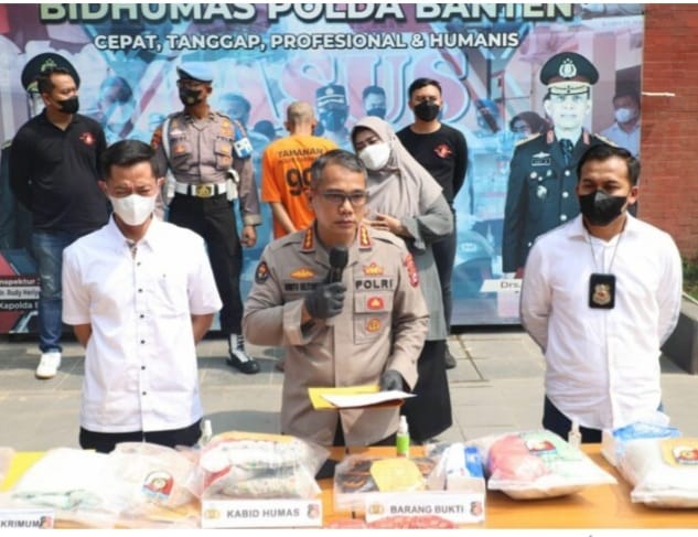 Keterangan pers terkait kasus pembunuh mayat dalam karung di Tanara, Serang. Foto : Humas Polda Banten