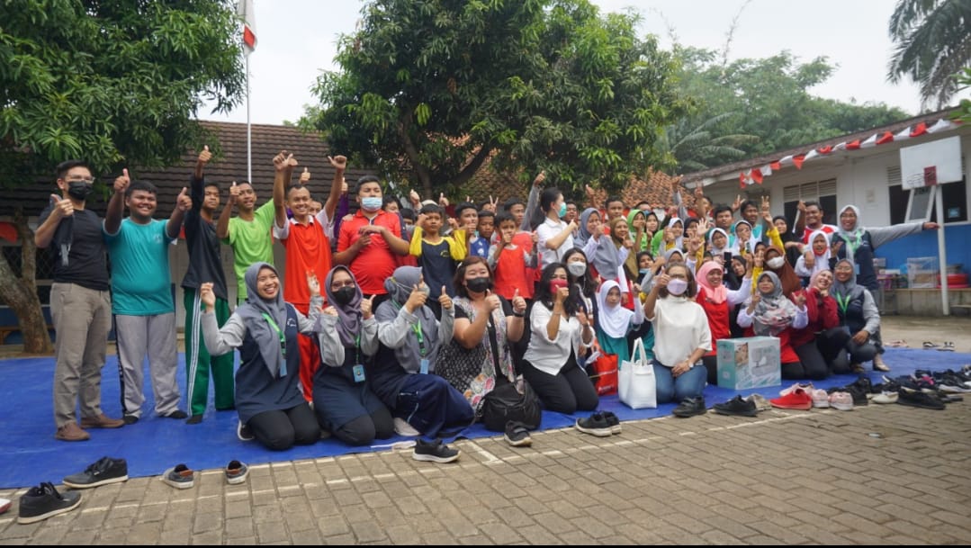 Penyaluran bantuan sosial  kepada 3 panti  di wilayah Kota Tangerang Selatan dan Kabupaten Tangerang, yaitu  Panti Werdha Bina Bhakti, Sekolah Khusus (SKh) Assalam 01-02, dan Panti Asuhan Rumah Anugerah. (Ist)