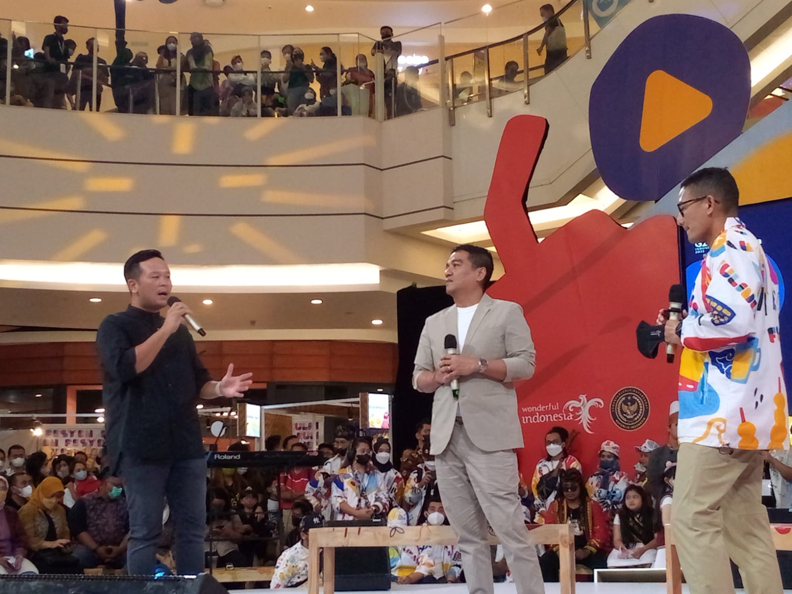 Edward Tirtanata, Founder Kopi Kenangan saat menghadiri acara penutupan Apresiasi Kreasi Indonesia (AKI) 2022 di Aeon Mall, BSD City, Minggu (9/10/2022). (tangselpos.id/mg-1)