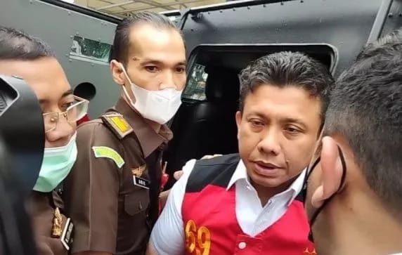 Ferdy Sambo saat keluar dari Kejaksaan Agung. (Ist)