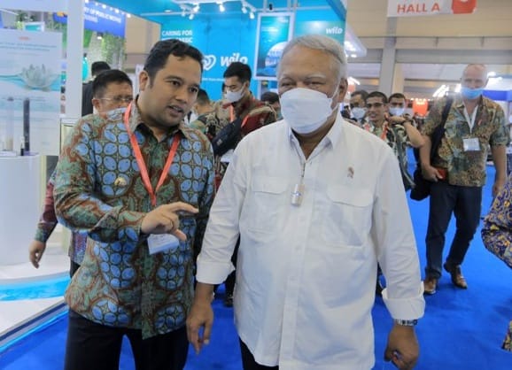 Wali Kota Tangerang bertemu Menteri PUPR Basuki Hadimuljono disela acara Indowater Expo and  Forum di JCC. Foto : Istimewa