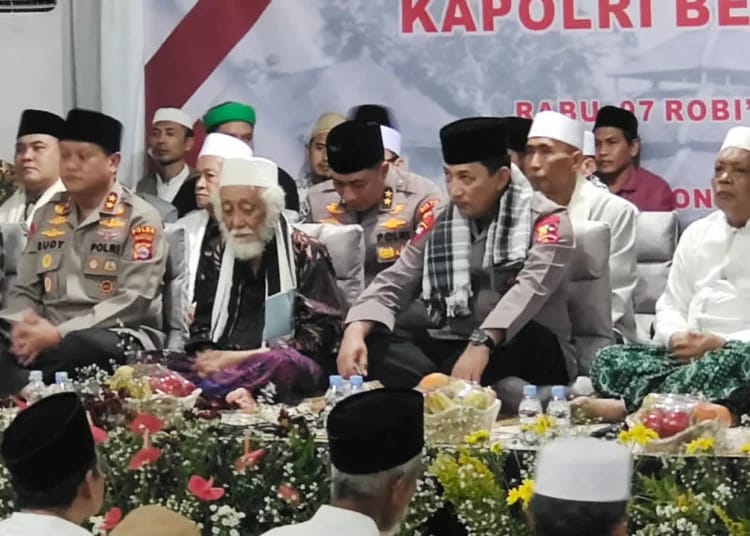 Kapolri Jenderal Listyo Sigit Prabowo saat mengikuti istighosah dan silaturahmi bersama Ulama Banten di Ponpes Al-Fathaniyah, Serang. (Ist)