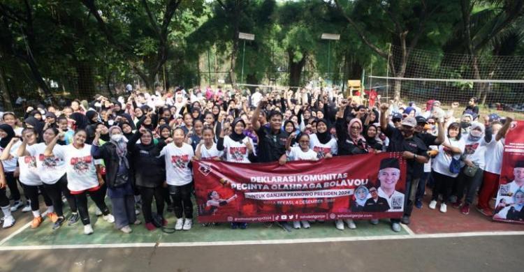 Sahabat Ganjar menggelar turnamen voli di Kota Bekasi. Foto : Istimewa