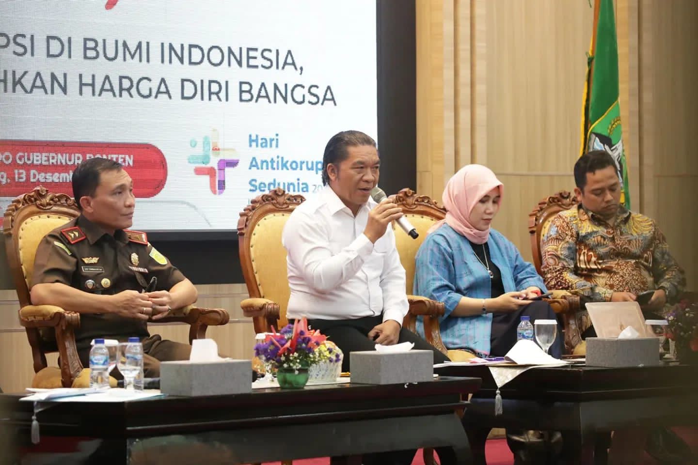 Pj Gubernur Banten Al Muktabar pada acara Hari Antikorupsi Sedunia 2022 di Kantor Pendopo Gubernur, Serang. (Foto : Humas Pemprov)