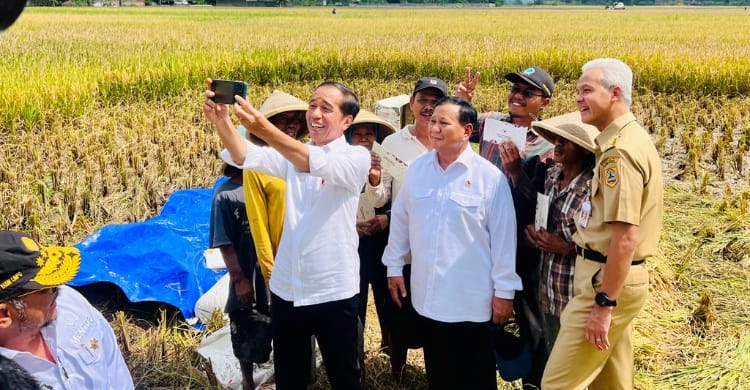 Mesra Di Hadapan Jokowi (Foto : Setpres)