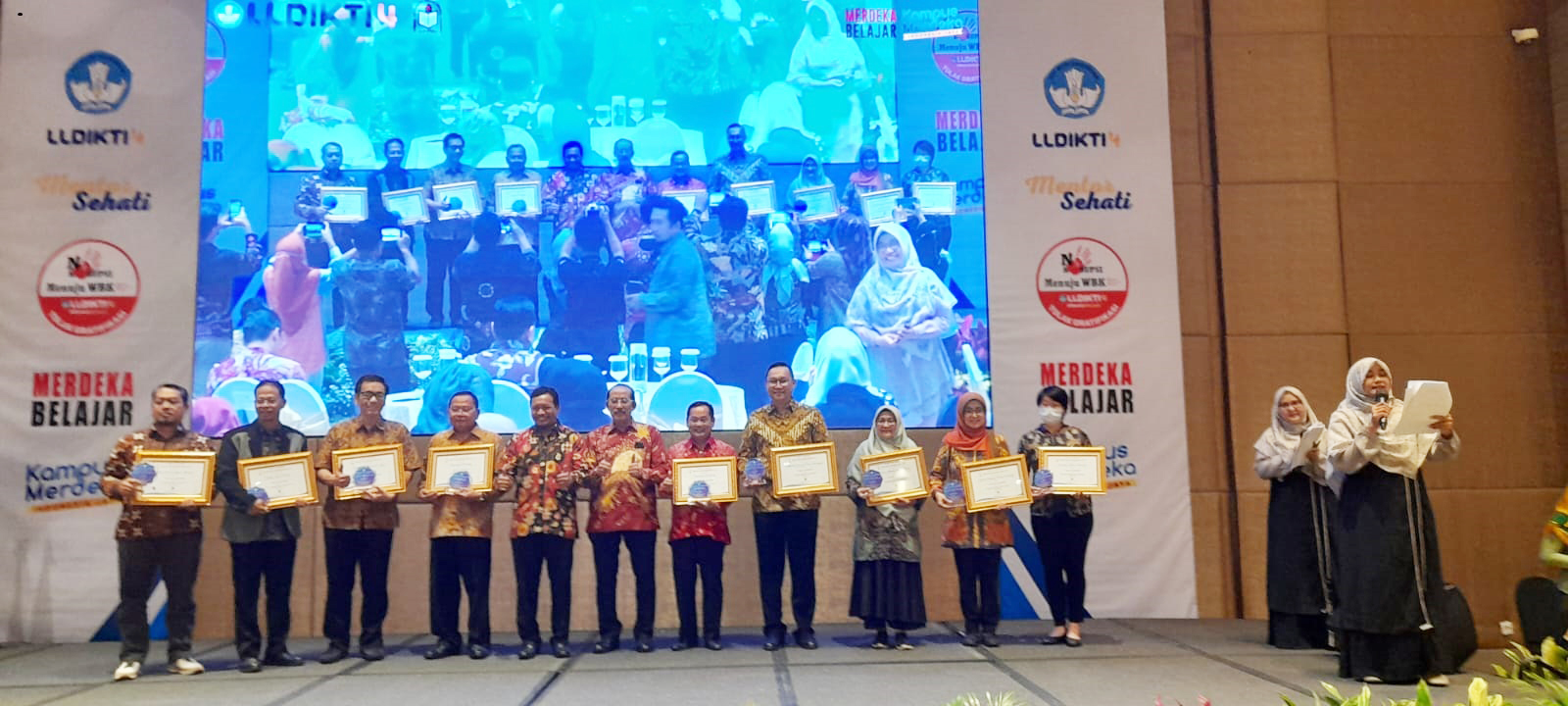 Universitas Pembangunan Jaya (UPJ) kembali menorehkan penghargaan di awal tahun 2023, gold medal dalam Anugerah Lembaga Layanan Pendidikan Tinggi (LLDIKTI) Wilayah IV.