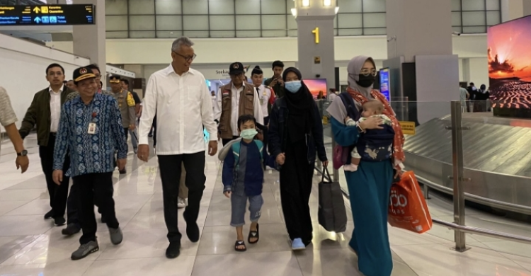 Sebanyak 363 WNI tahap II dari Sudan tiba di Soekarno Hatta.  Foto : Ist