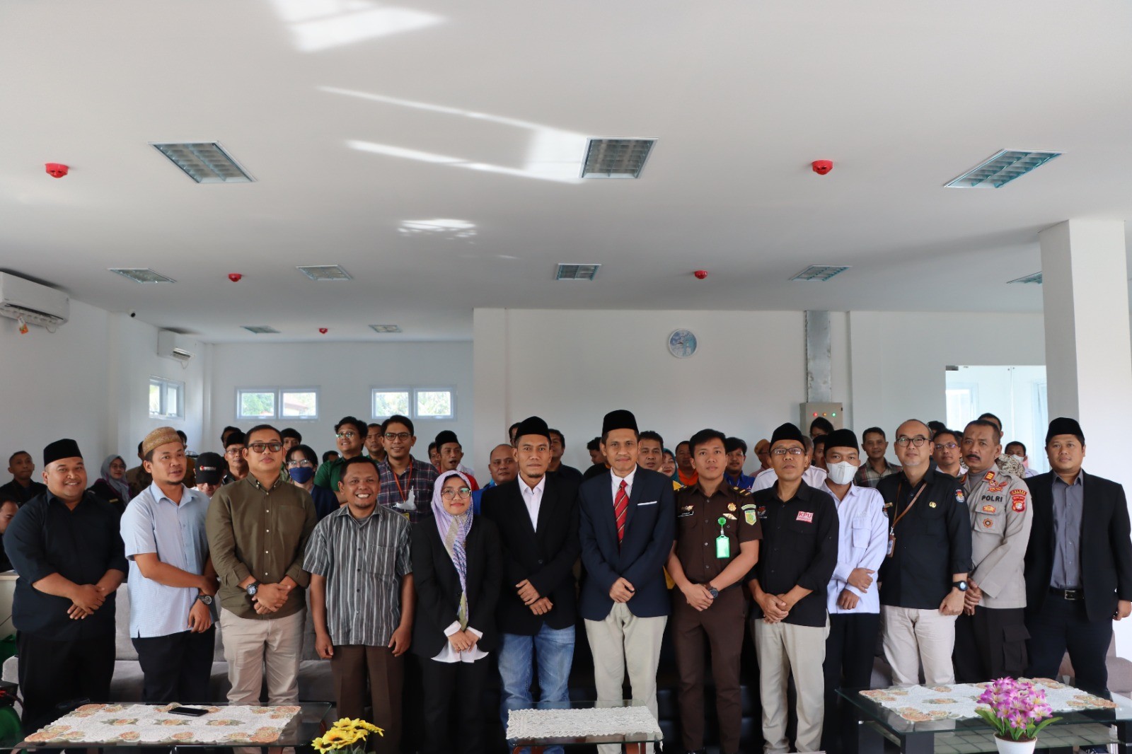 Tak Terdaftar Di DPS, Silahkan Lapor KPU KPU Kota Tangsel malakukan pleno DPS terbuka di kantor KPU Kota Tangsel. Selanjutnya KPU akan terus memproses data pemilih sampai menjadi DPT. (dra)