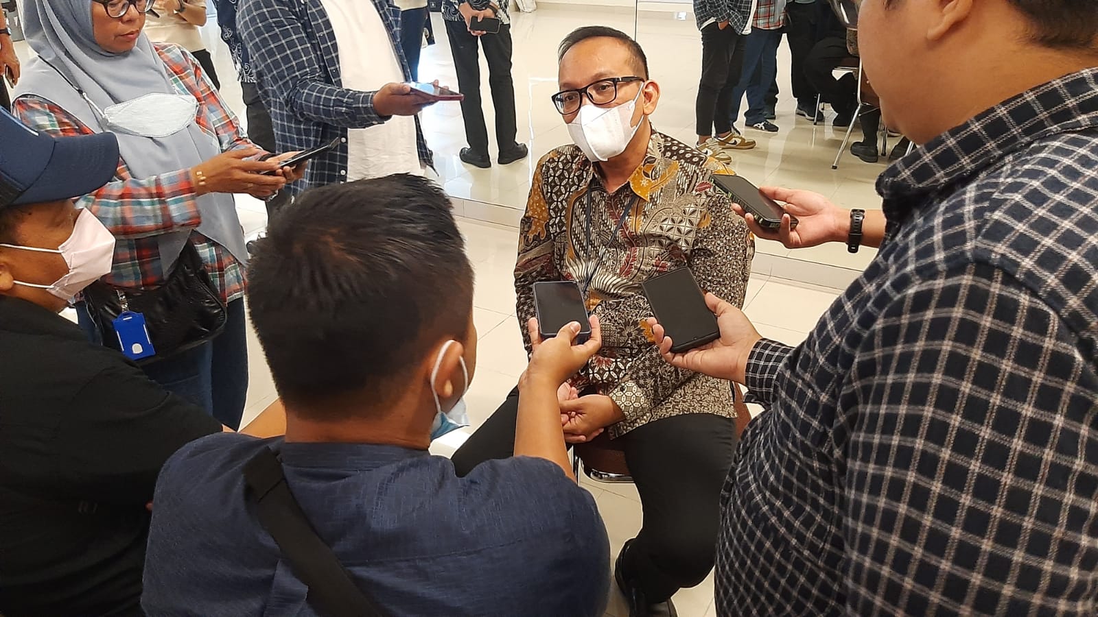 Direktur Sales Eka Hospital Group, Octdy Herawan saat memberikan keterangan kepada wartawan. (tangselpos.id/irw)