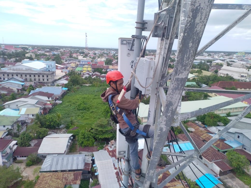 Pemeliharaan jaringan XL Axiata. Foto : Ist