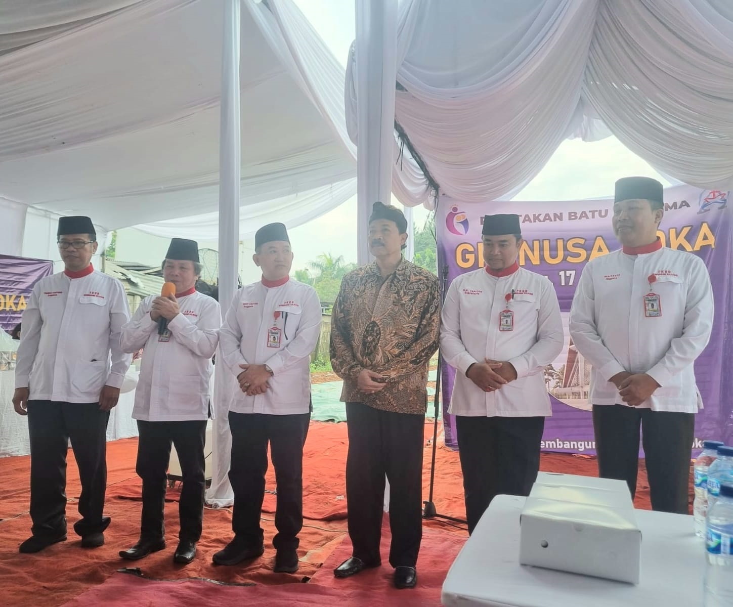 Prosesi peletakan batu pertama pembangunan GKI Nusa Loka.(ars)