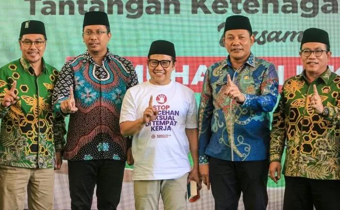 Ketua PKB Muhaimin Iskandar (tengah) disela-sela acara di Sidoardjo, Jawa Timur. Foto : Ist