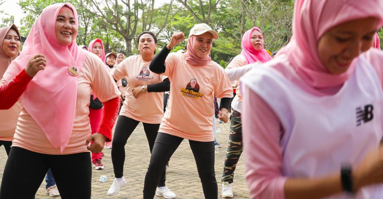 Mak Ganjar Banten menyelenggaran Senam Zumba di Serpong. Foto : Ist