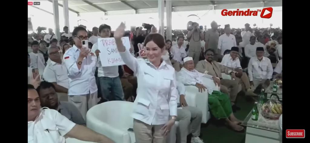 Suasana rapat akbat Konsolidai Gerindra di Tangerang Saya, dihadiri langsung oleh Ketua Umum partai Gerindra Prabowo Wibanto. Dalam kegiatan itu Ketua DPC Gerindra Tangsel Li Claudia Chandra dipuji Prabowo.(dra)