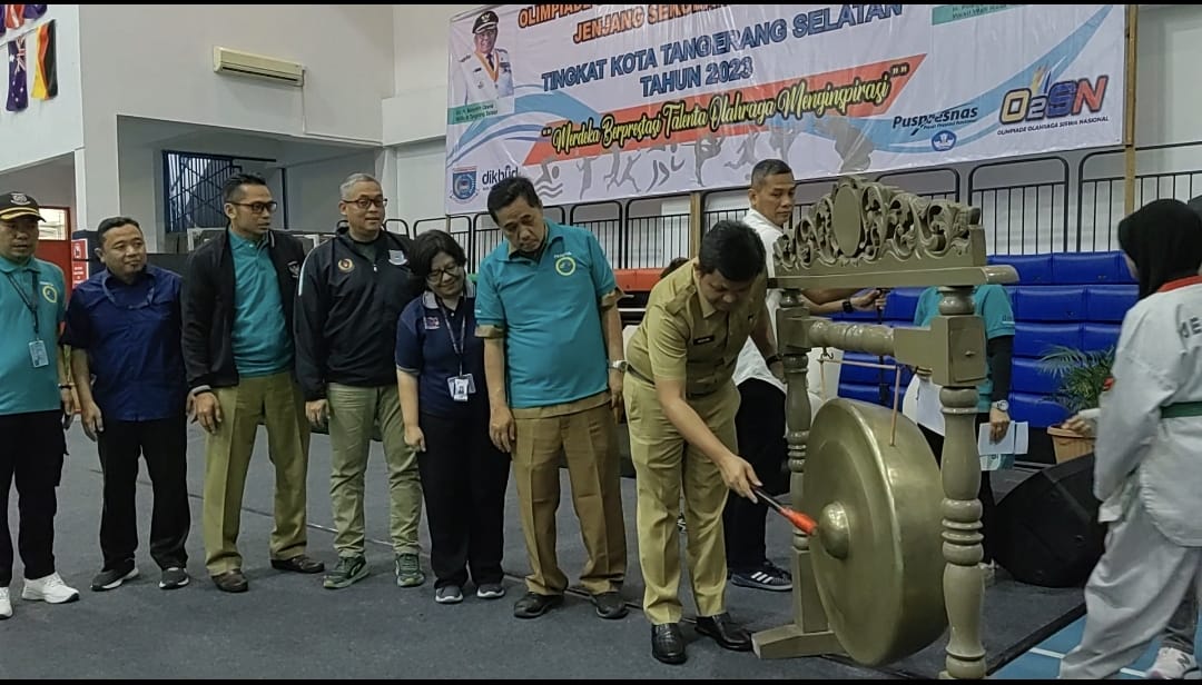 Kepala Dinas Pendidikan dan Kebudayaan membuka kegiatan O2SN yang diikuti sebanyak 300 siswa siswi se Tangsel. Foto : Ist