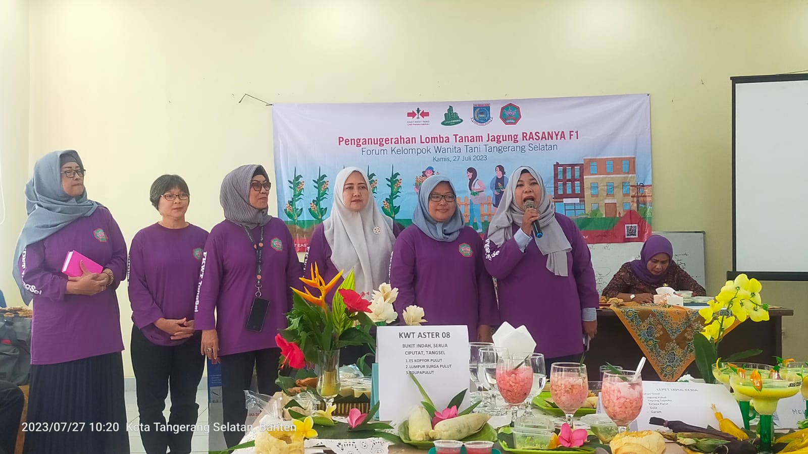 Penganugerahan lomba tanam dan olahan jagung Kelompok Wanita Tani (KWT) Kota Tangerang Selatan. (tangselpos.id/lim)