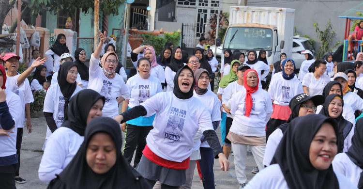 Kegiatan senam sehat diselenggarakan Gardu Ganjar di Cibodas, Tangerang. Foto : Ist