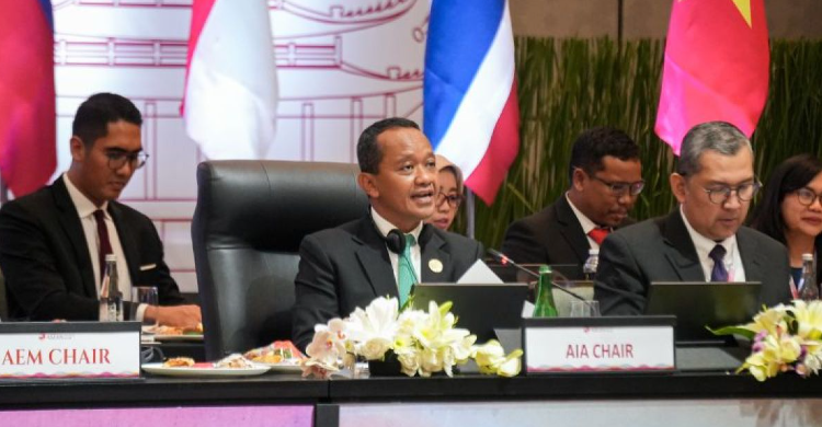 Menteri Investasi/Kepala BKPM Bahlil Lahadalia selaku ASEAN Investment Area (AIA) Council Chair dalam AIA Council Meeting ke-26 di Semarang. Foto : Ist