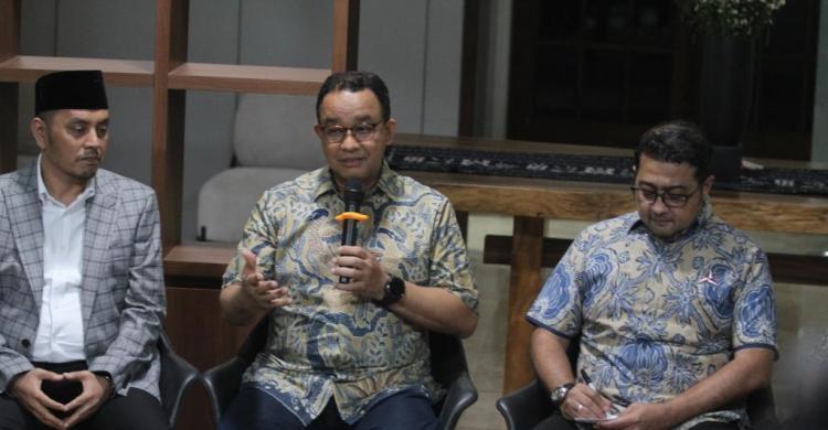 Anies Baswedan saat meeting bersama tim peremus Cawapres. Foto : Ist