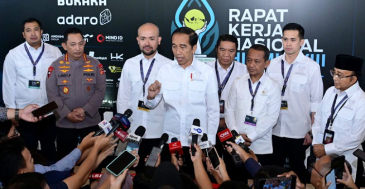 Presiden Jokowi saat menyampaikan keterangan pers, di Indonesia Convention Exhibition ICE BSD, Tangerang, Banten, Kamis (31/8/2023). Foto: Setpres