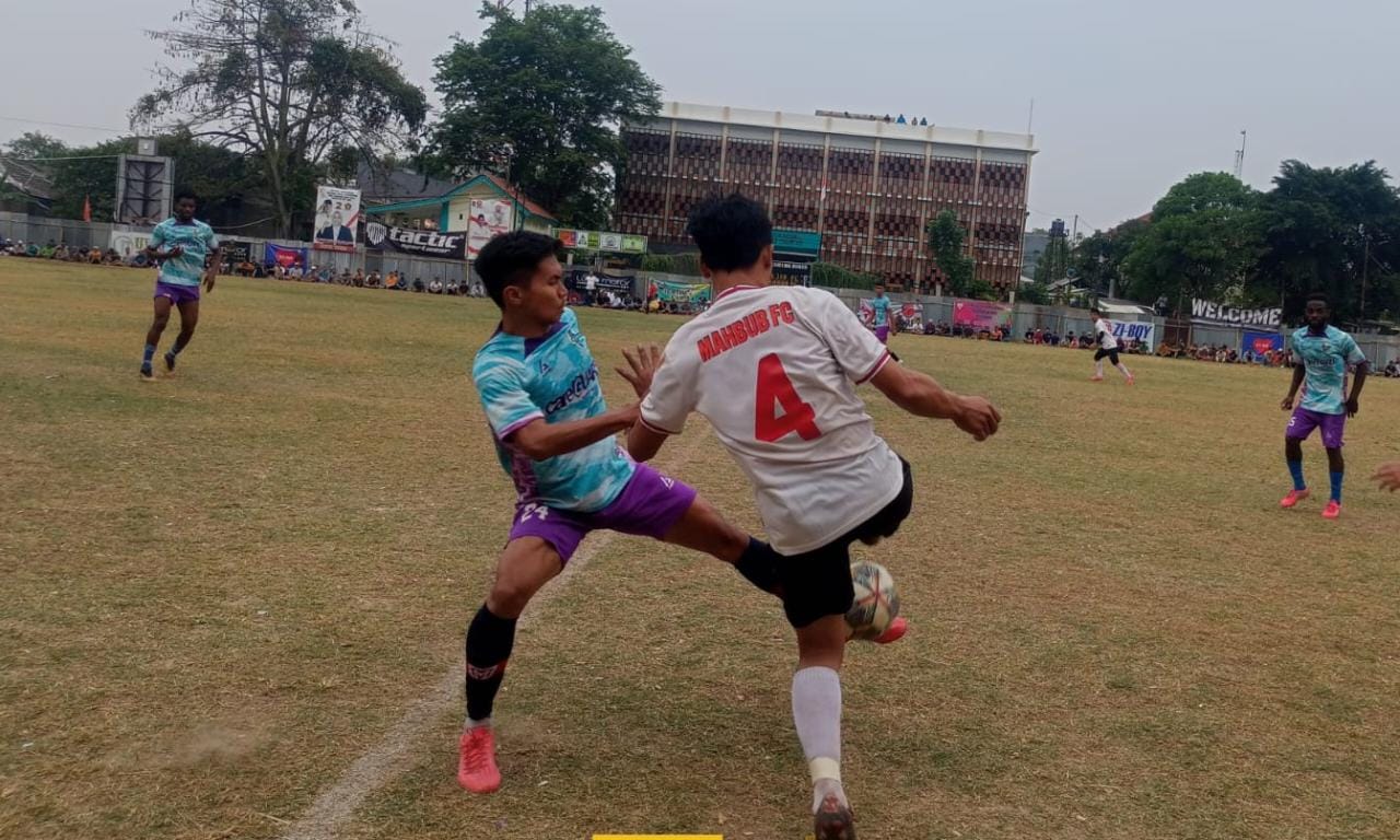 Laga Dejan Vs Mahbub berlangsung menarik. Dejan akhirnya unggul 3-1 dan lolos ke semifinal menantang Denis FC (Foto: Red/tangselpos.id).