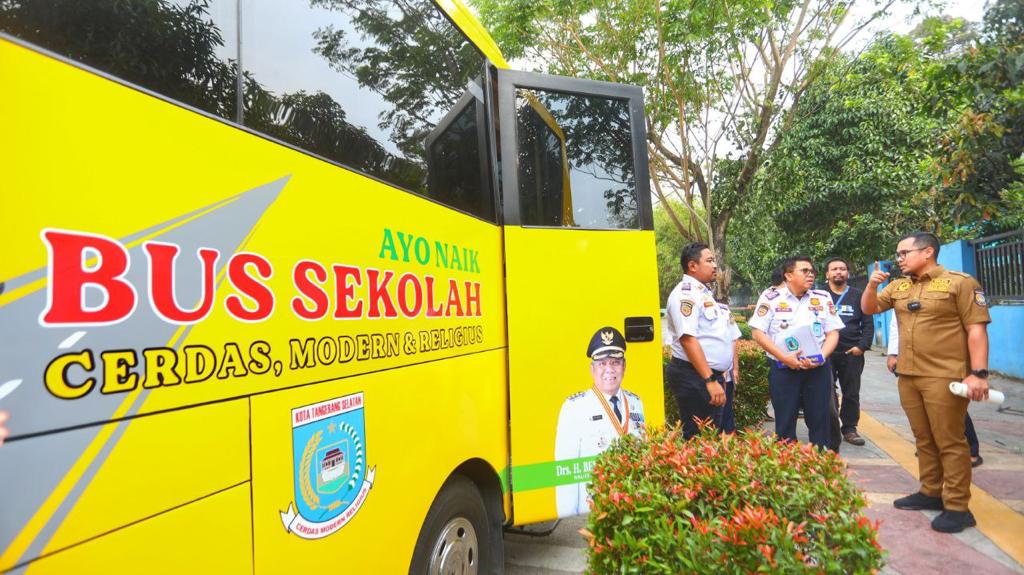 Anggota DPRD Kota Tangsel berharap program gua sekolah menjadi program berkalnjutan, dan menambah rute trayek penjemputan anak sekolah.(dra)