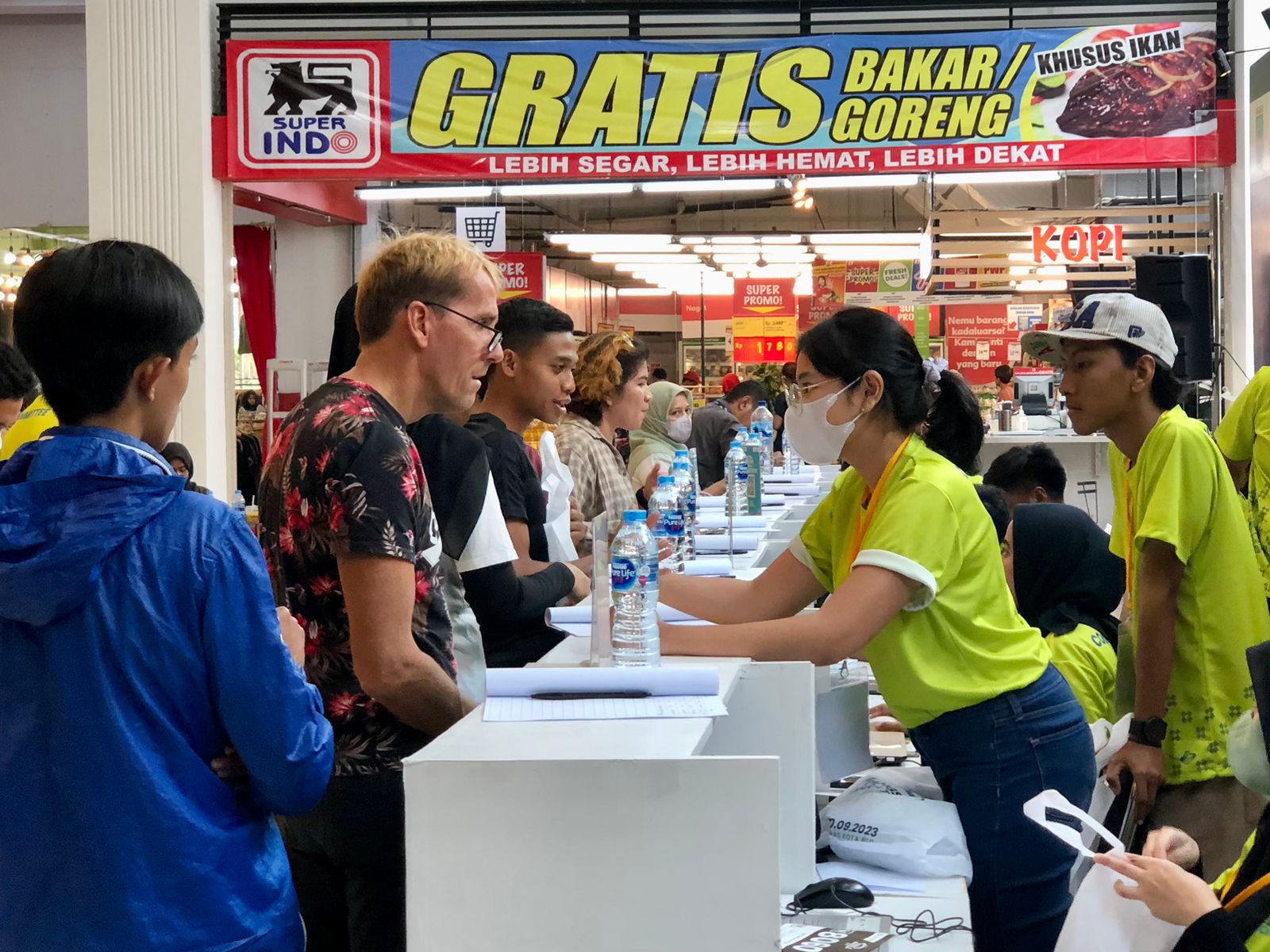 Till Teuber pria asal Jerman saat melakukan regestrasi. Foto ::Mg/Jay