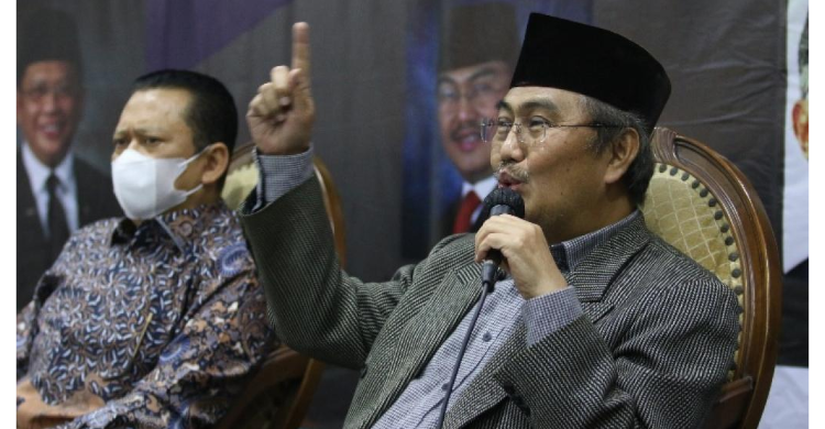 Pakar hukum tata negara Prof Jimly Asshiddiqie (kanan) bersama Ketua MPR Bambang Soesatyo dalam sebuah diskusi. Foto: Ist