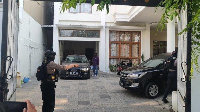 Geledah 2 Rumah Mentan SYL Di Makassar, KPK Sita Mobil Audi A6