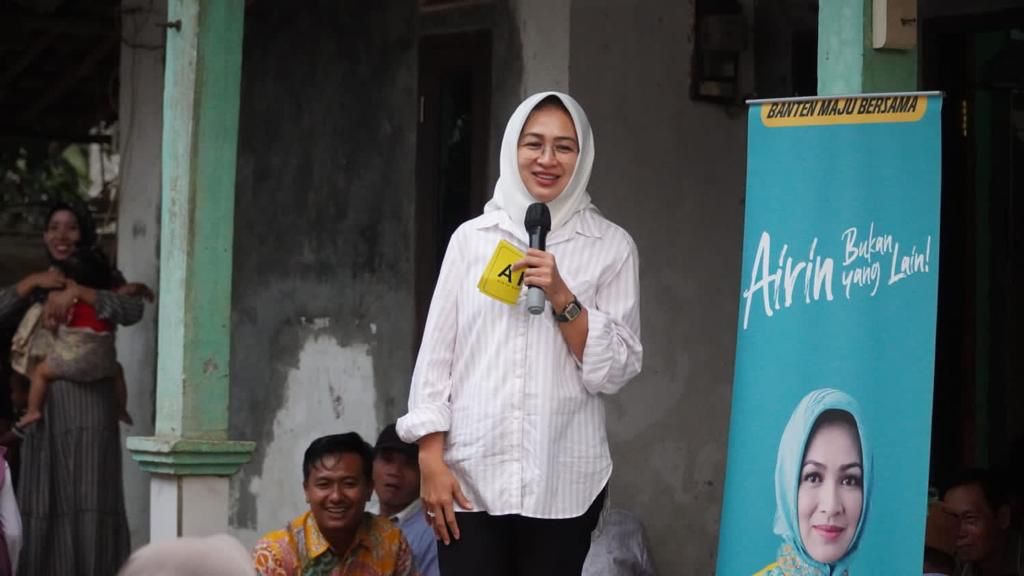 Airin Rachmi Diany saat berkunjung di Pandeglang Foto : Ist