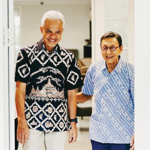 Capres Keluar Kandang Capres no 3 Ganjar Pranowo saat bertemu Mantan Wapres Budiono. Foto : Ist