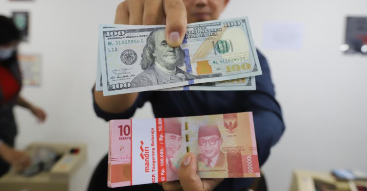 Rupiah Masih Terseok-seok, Dibuka Di Rp 15.838 Foto : Ist