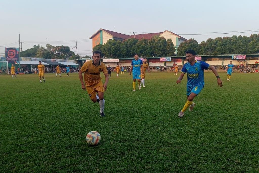 Heryansah (kuning) jadi motor serangan Sparta FC (ist).