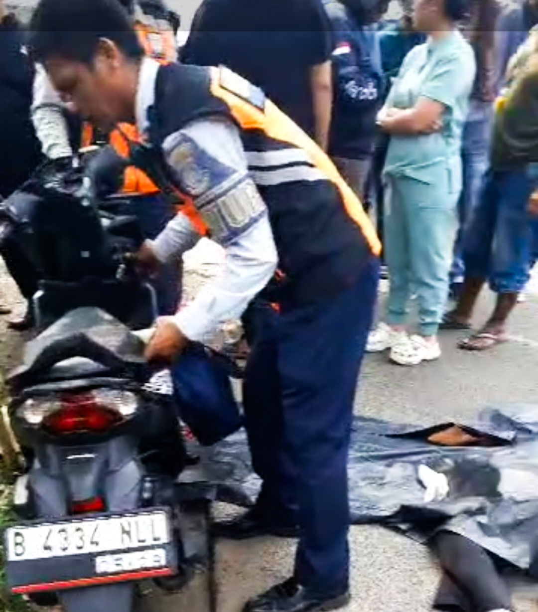 Kecelakaan maut kembali terjadi di Jalan Ciater Barat, Serpong, Tangerang Selatan (Tangsel) antara pengendara motor dan kendaraan truk, Selasa (28/5/2024). (Ist)