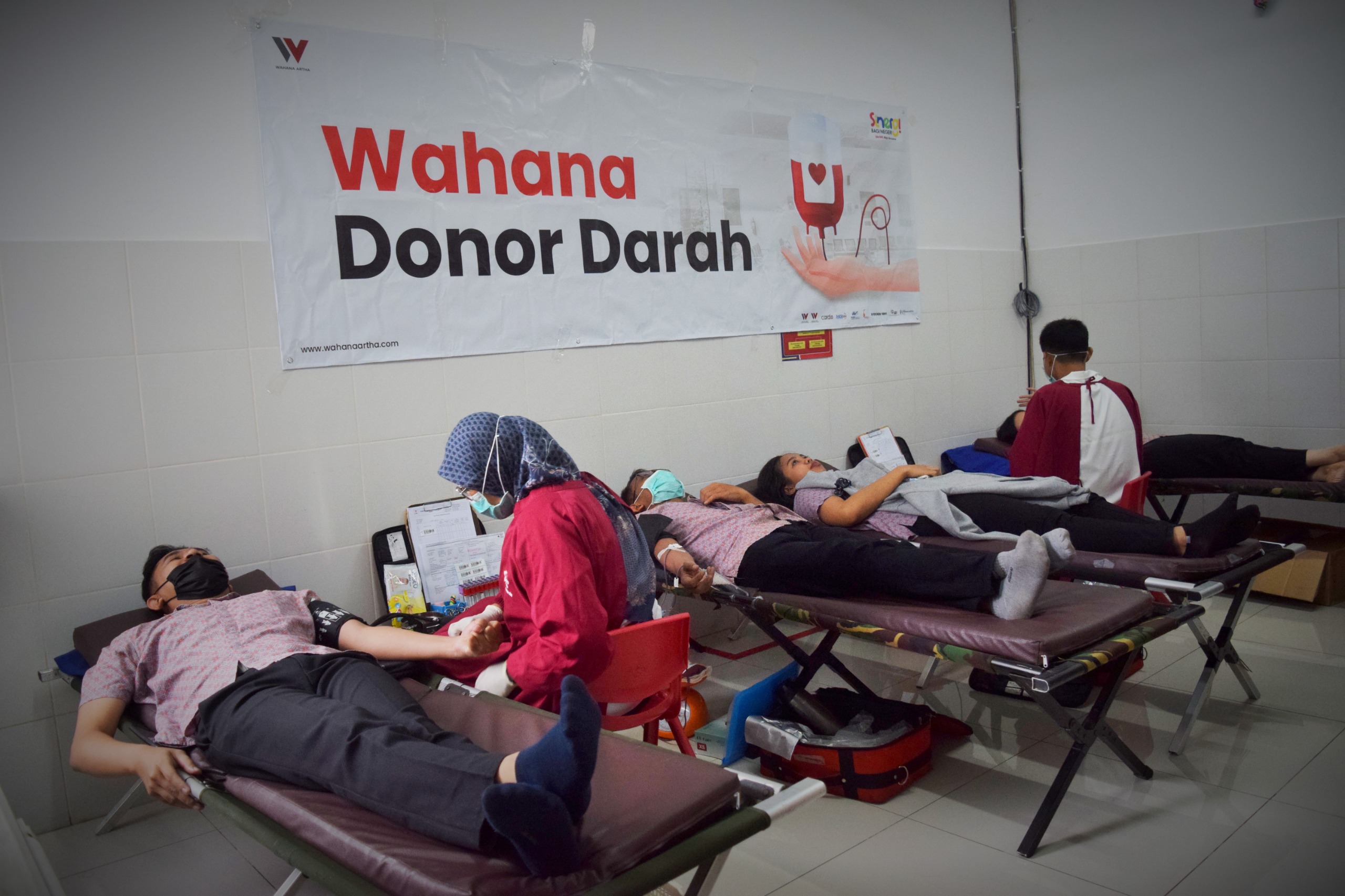 Wahana Artha Group melangsungkan donor darah.(ist).