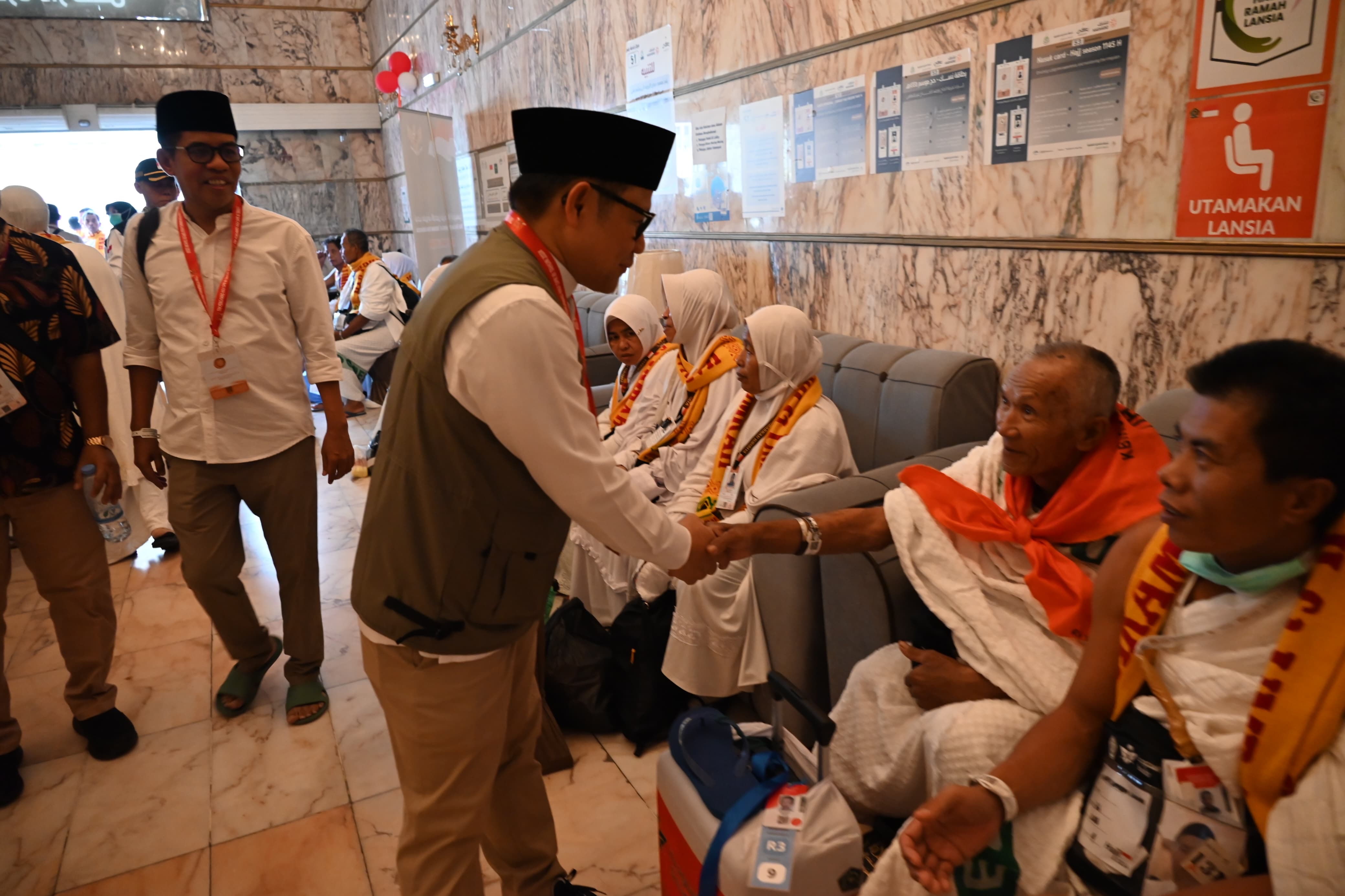 Wakil Ketua DPR Muhaimin Iskandar saat sidak di Mekkah. Foto : Ist