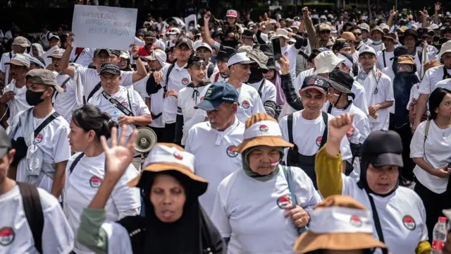 Demo ratusan karyawan pabrik Tekstil. Foto : Ist