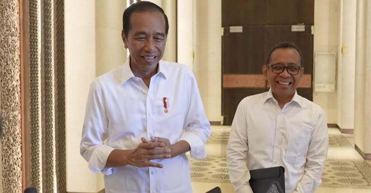 Presiden Jokowi saat memberikan keterangan pers di Istana Nusantara IKN. Foto : Setpres