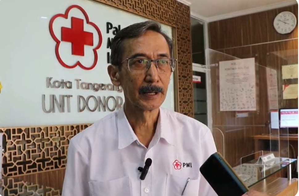 Kepala Unit Donor Darah PMI Kota Tangsel, Suhara Manullang saat diwawancarai.(ist).