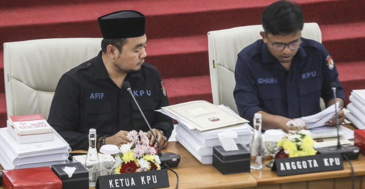 Ketua KPU Mochammad Afifuddin (kiri). Foto: Ist