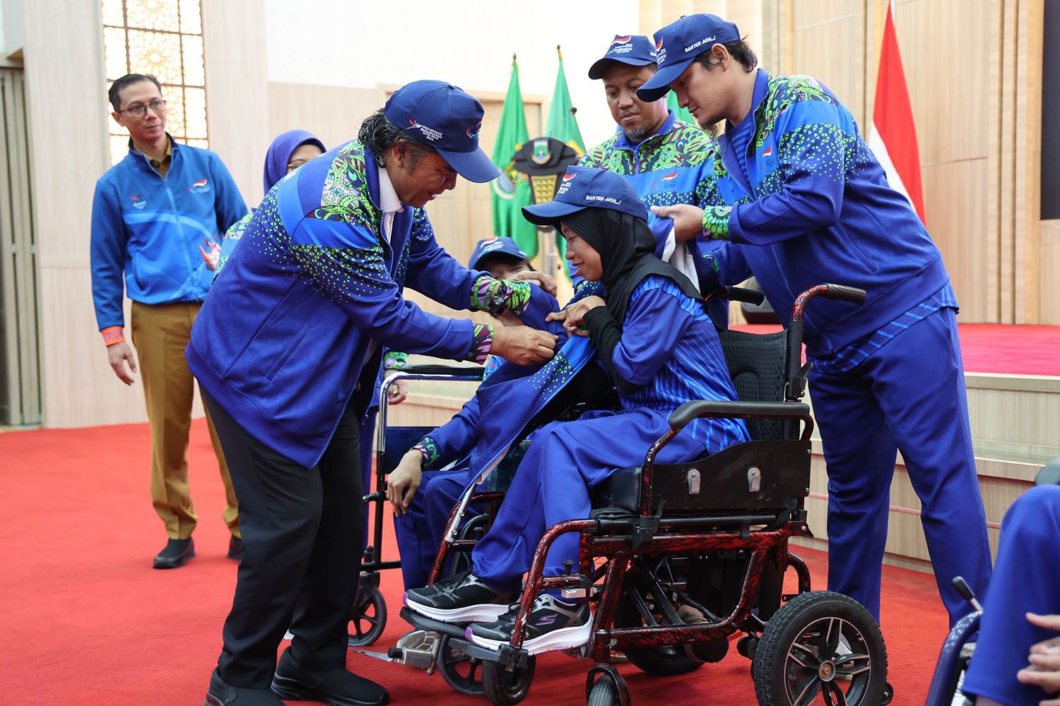 Penjabat Gubernur Banten melepas Kontingen National Paralympic Committee pada Pekan Paralympic Nasional (Peparnas) XVII Solo 2024 di Pendopo Gubernur Banten, KP3B Curug, Kota Serang, Senin (30/9).(yul)